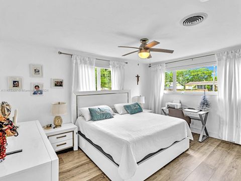 Single Family Residence in Hollywood FL 1528 Wiley St 8.jpg