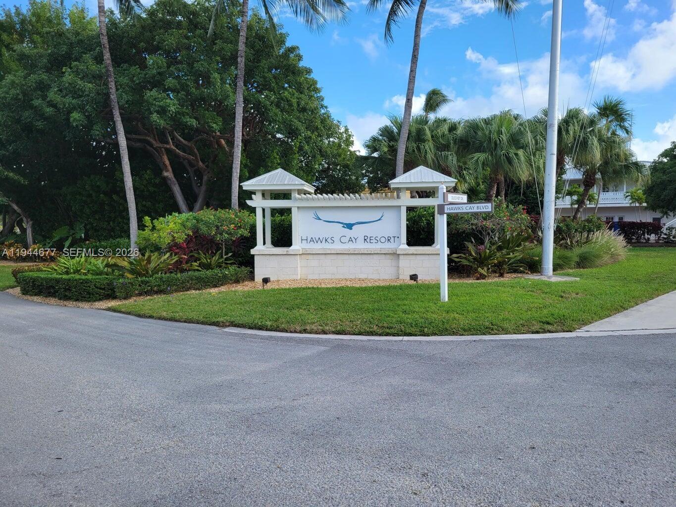 CENTER ISLAND - Land