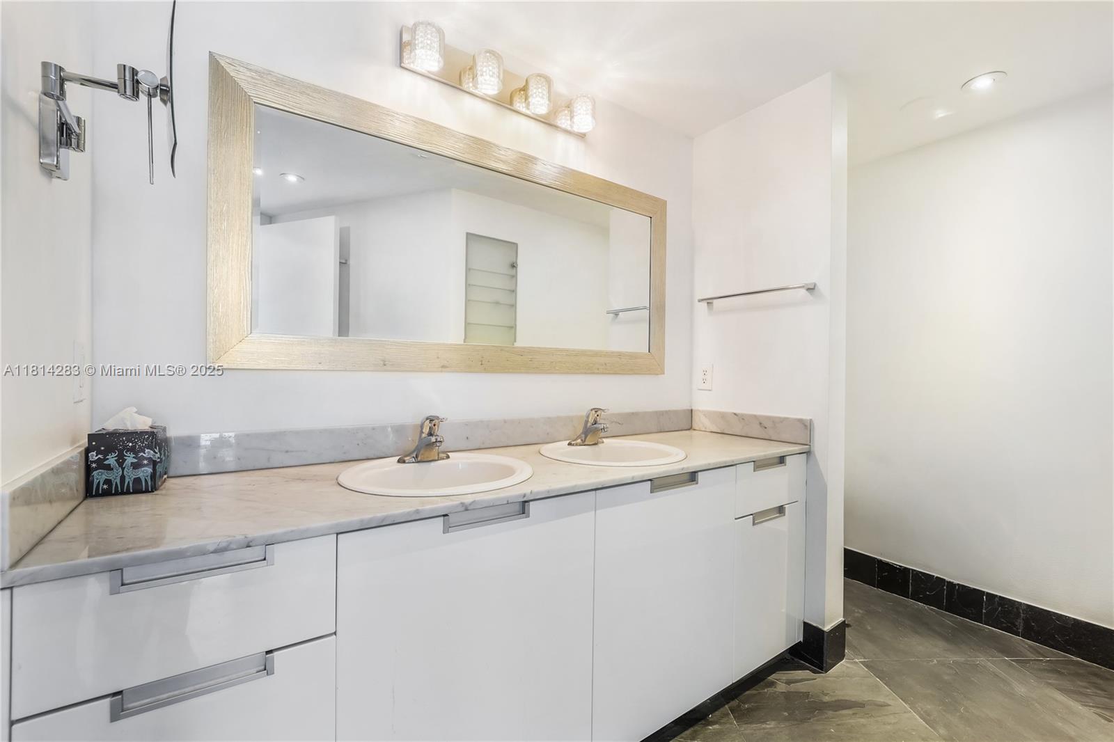 THE BRIDGEWATER CONDO - Residential Lease