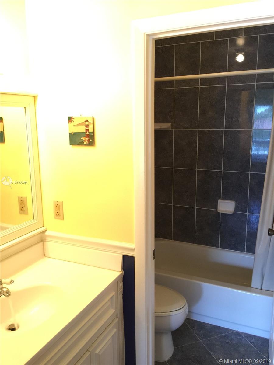 LANDINGS OF LARGO II - Residential