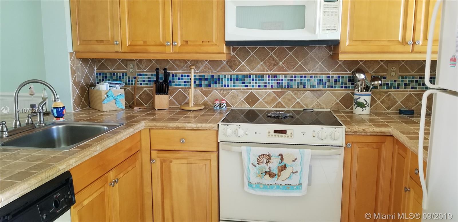 LANDINGS OF LARGO II - Residential