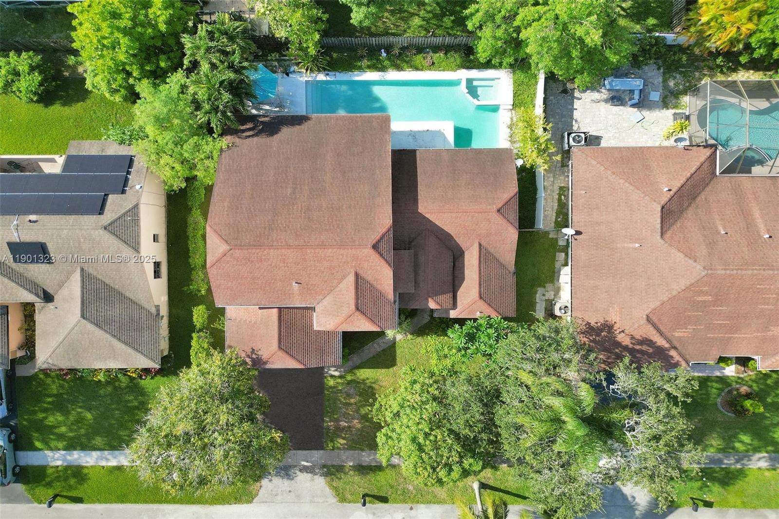 BOULEVARD WOODS EAST - Residential