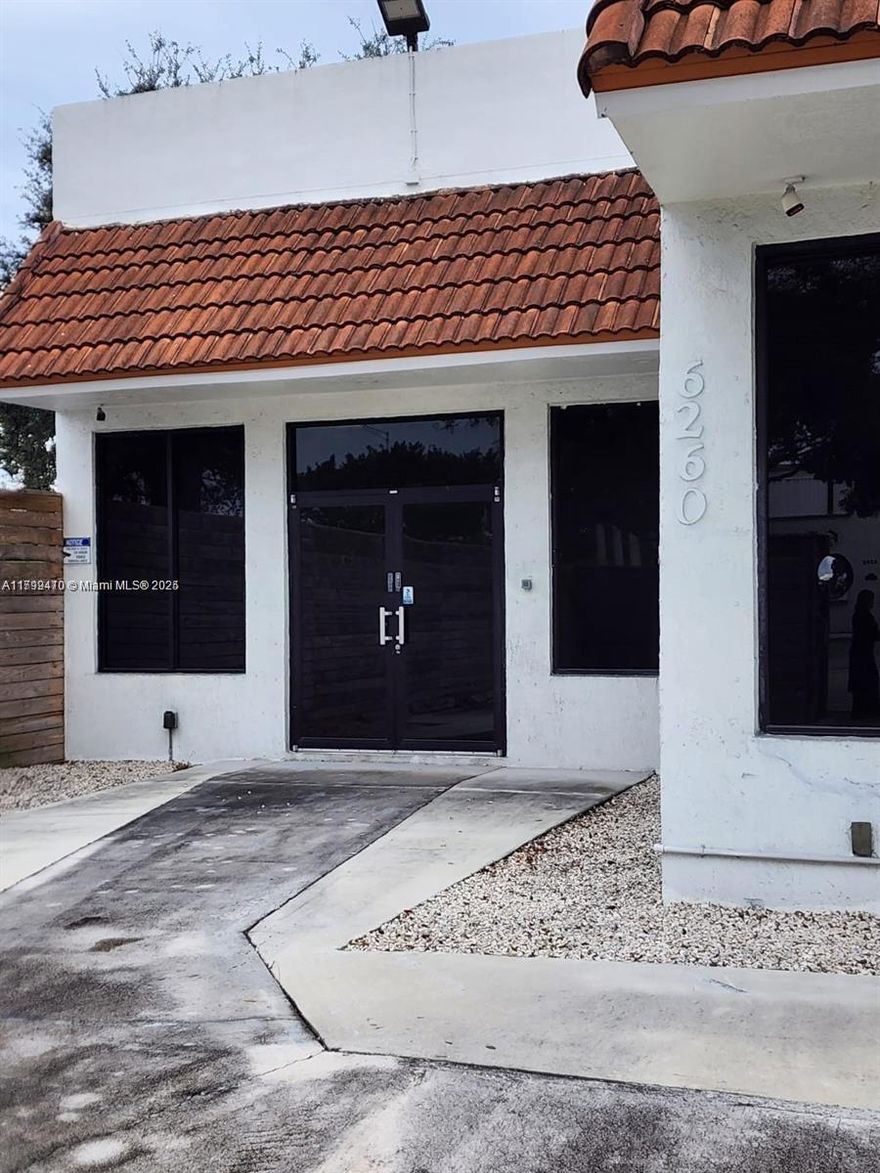 Office / professional office vacant and ready for immediate occupancy. Space is approximately 500 sqf to 600 sqf.This busy Johnson Street location is perfect for an accounting office, Tax preparation office, Insurance office!Common parking and trash removal is included. Tenant pays electricity, and wifi. Two assign parking spaces.Located in the heart of Hollywood, near major highways allows for easy access. DO NOT LOSE THISOPPORTUNITY!!! PLEASE CALL 24 HOURS BEFORE