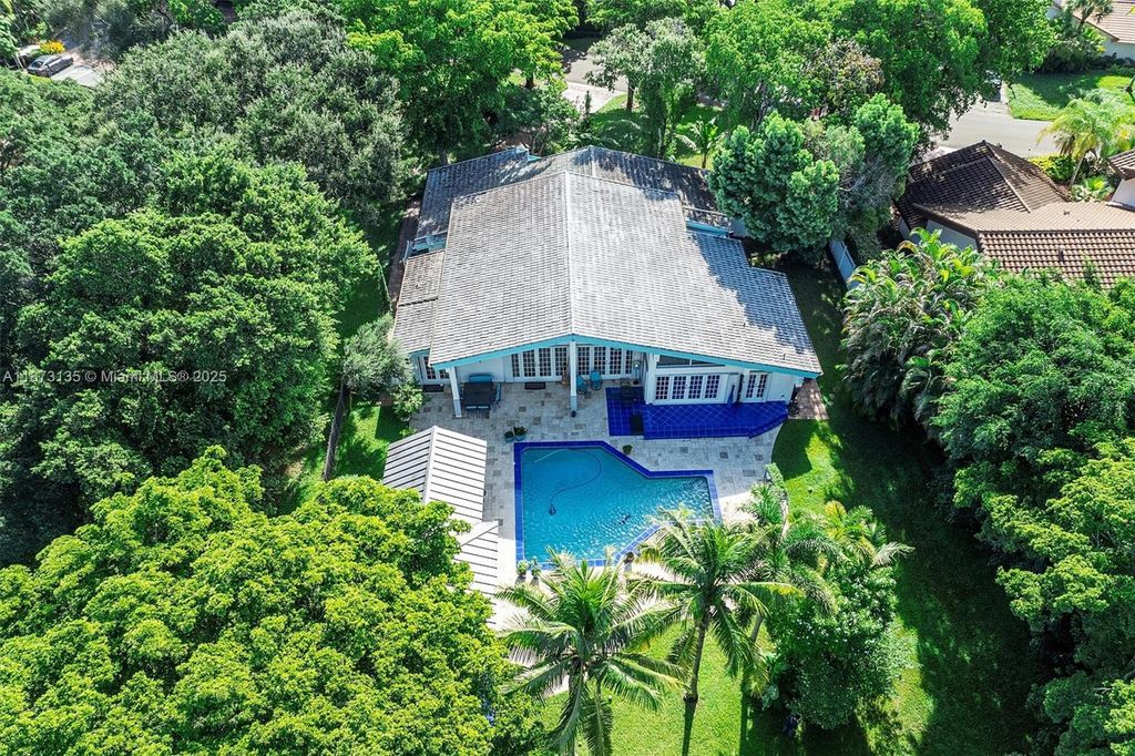 Photo of 783 W Coco Plum Cir, Plantation, FL 33324 (MLS # A11873135)