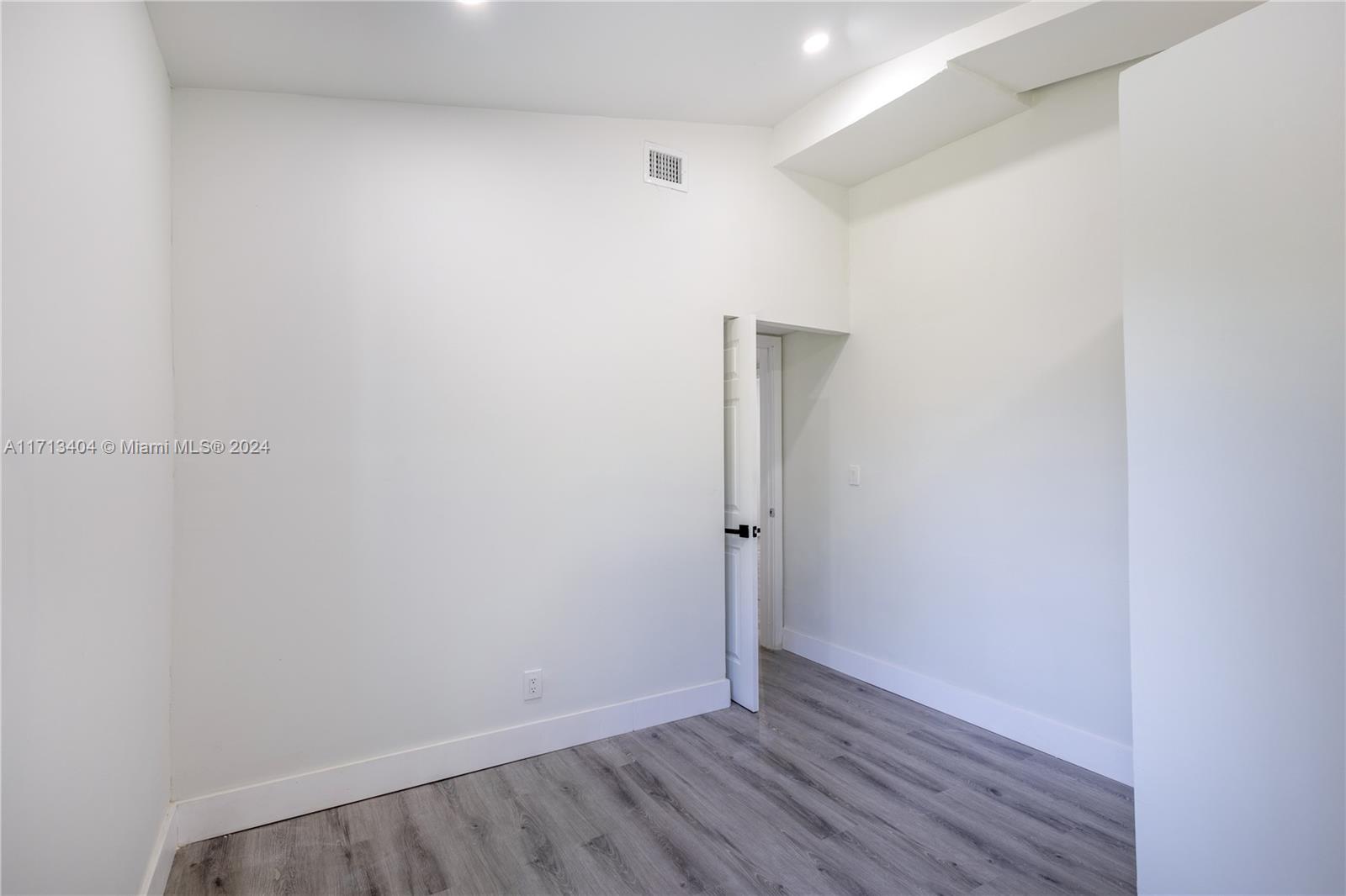 BOWERS PARK - Residential