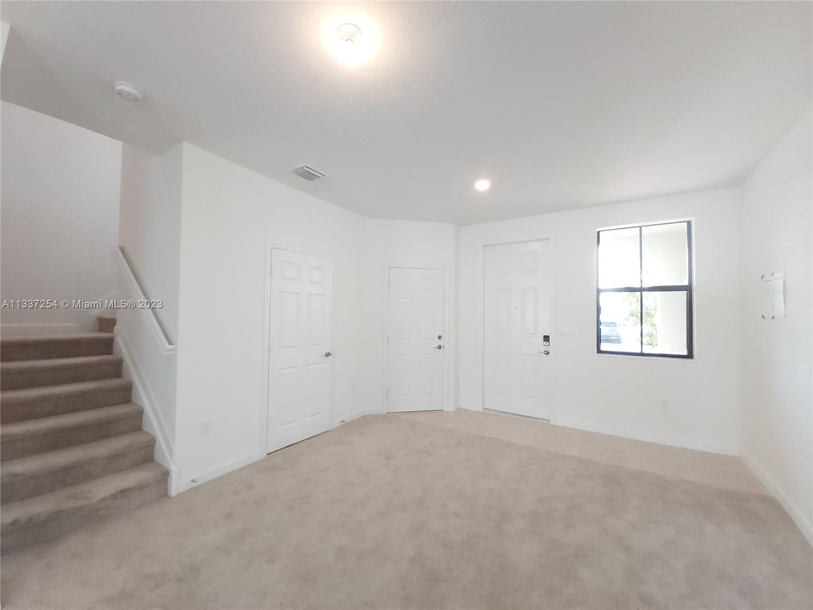 AQUABELLA NORTH - Residential Lease