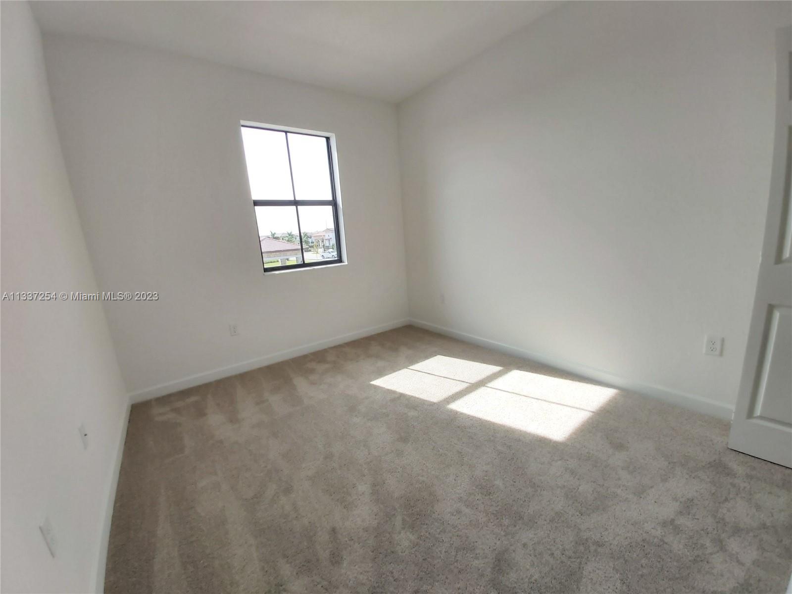 AQUABELLA NORTH - Residential Lease