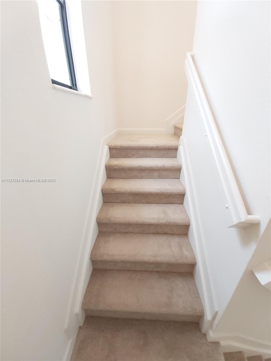 AQUABELLA NORTH - Residential Lease