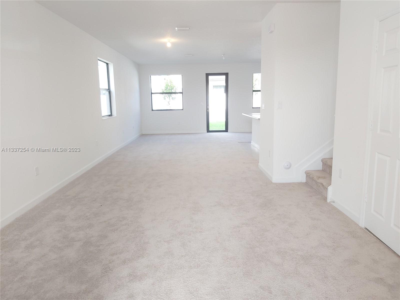 AQUABELLA NORTH - Residential Lease