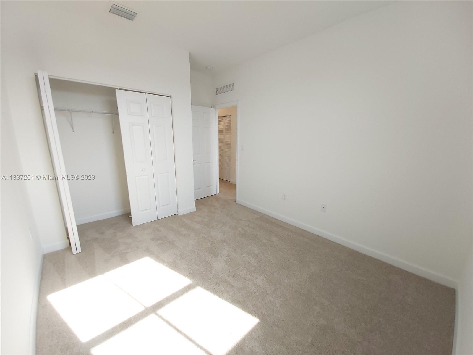 AQUABELLA NORTH - Residential Lease