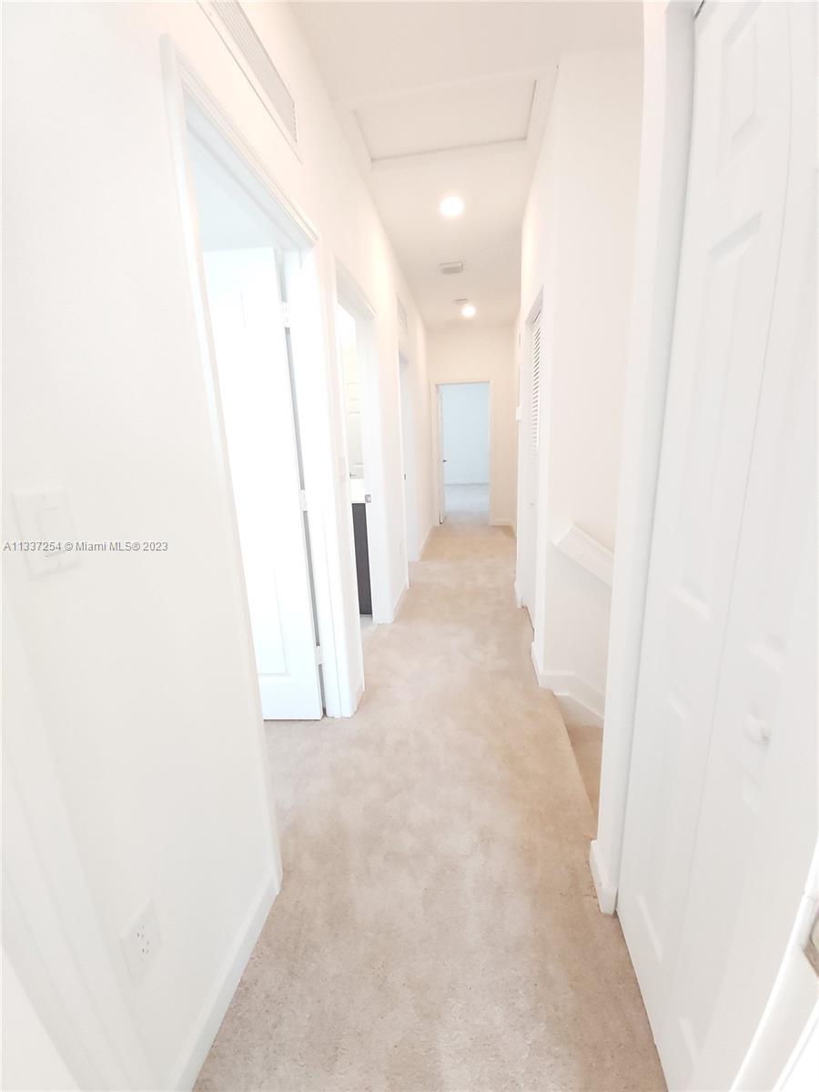 AQUABELLA NORTH - Residential Lease