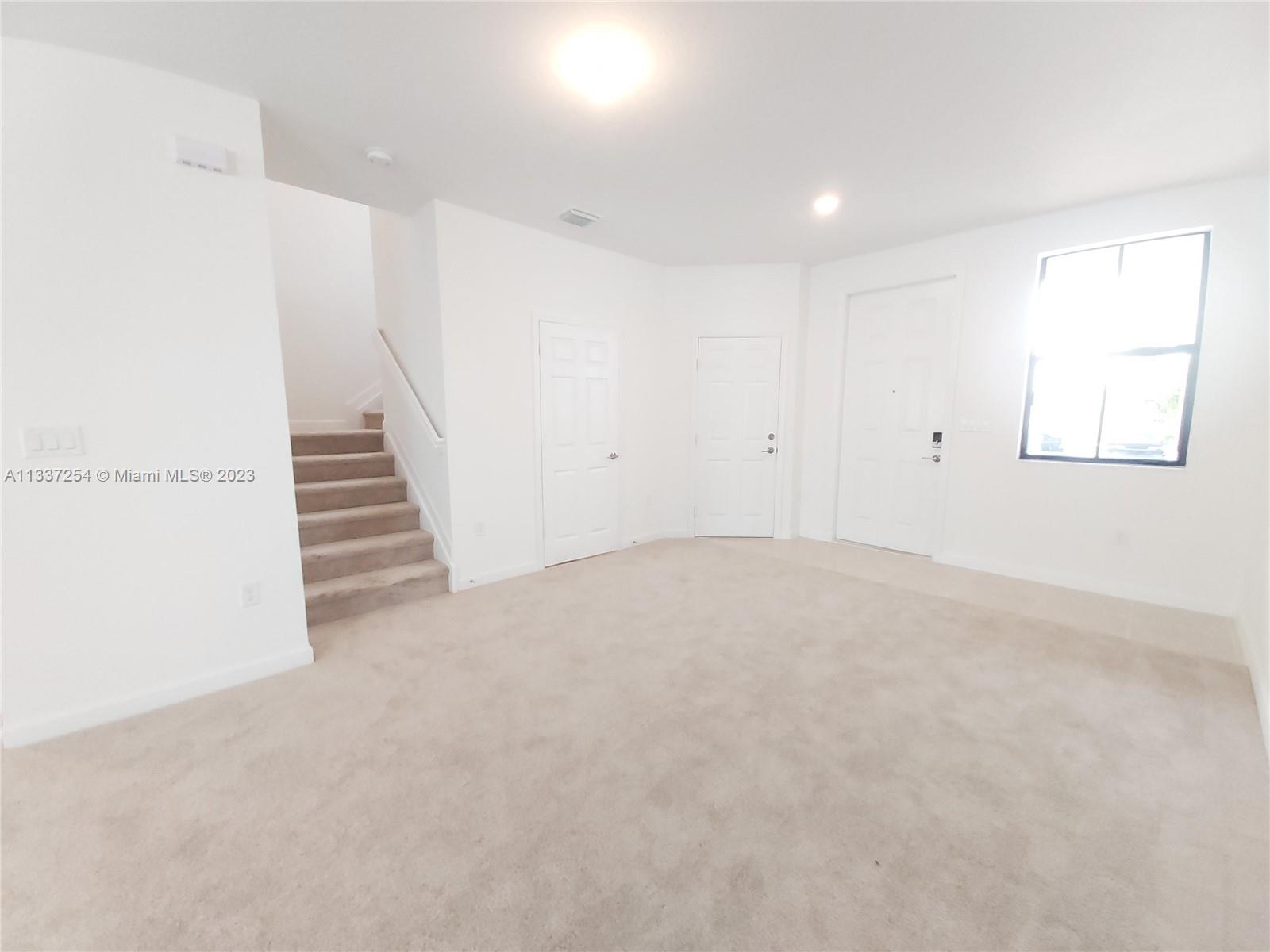 AQUABELLA NORTH - Residential Lease