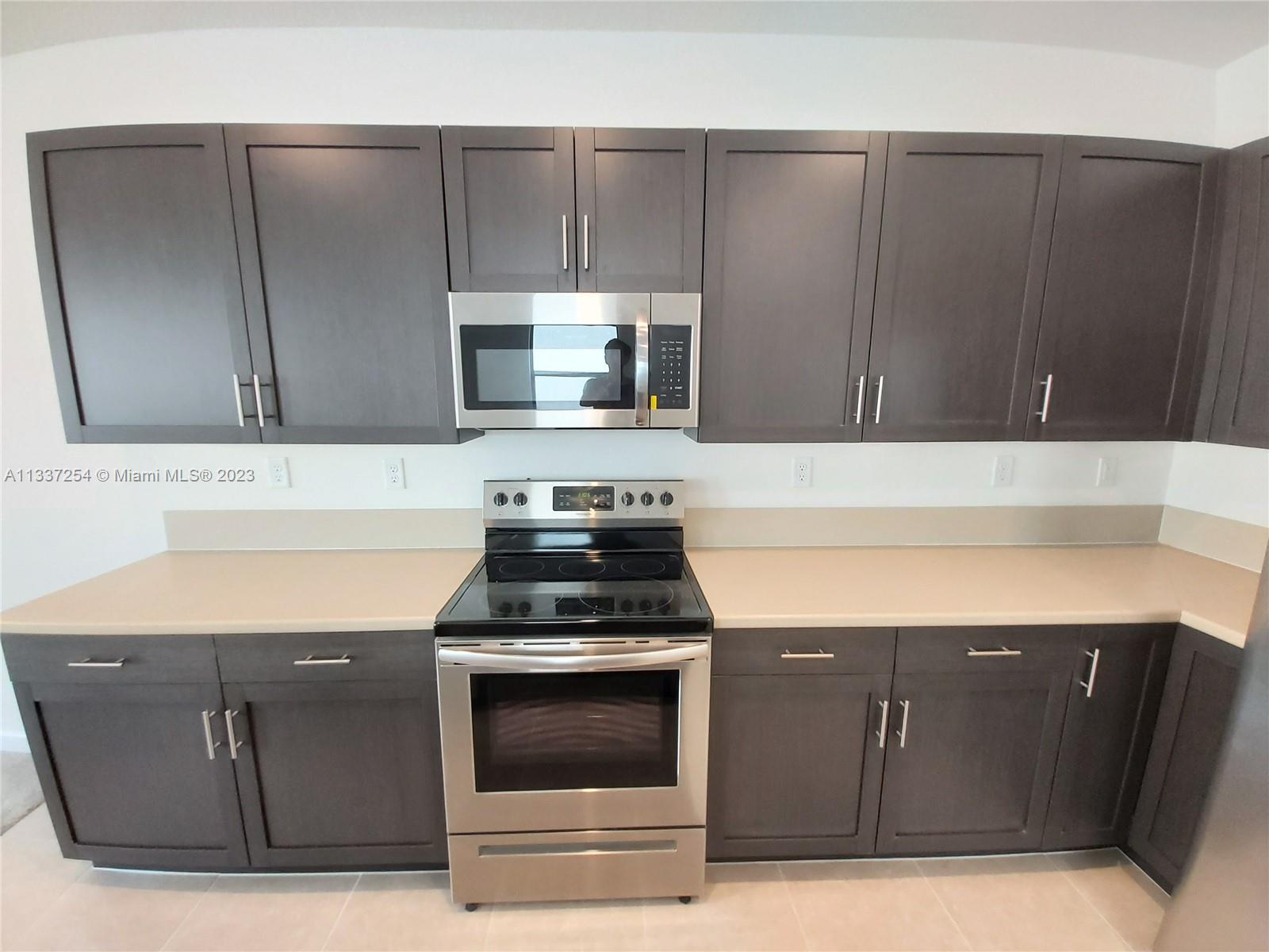 AQUABELLA NORTH - Residential Lease