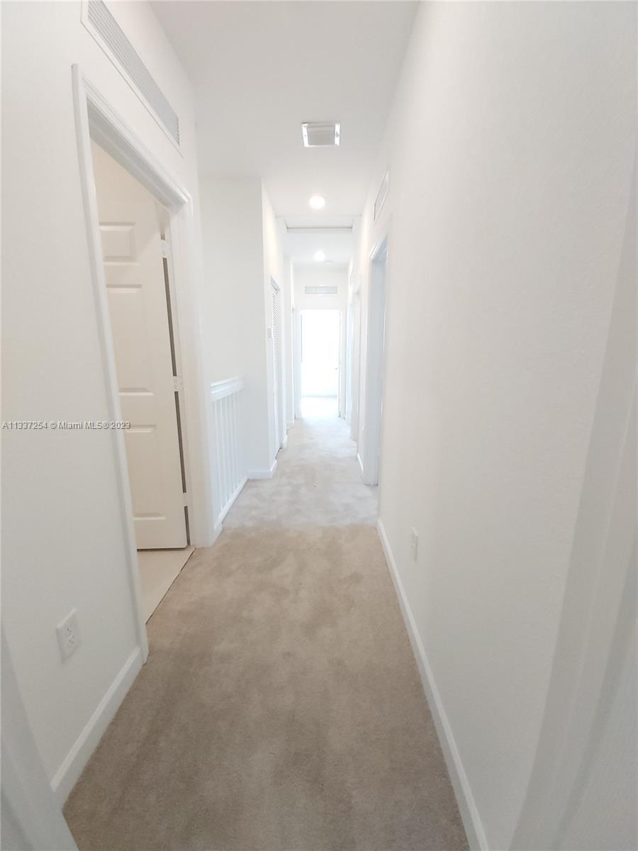 AQUABELLA NORTH - Residential Lease