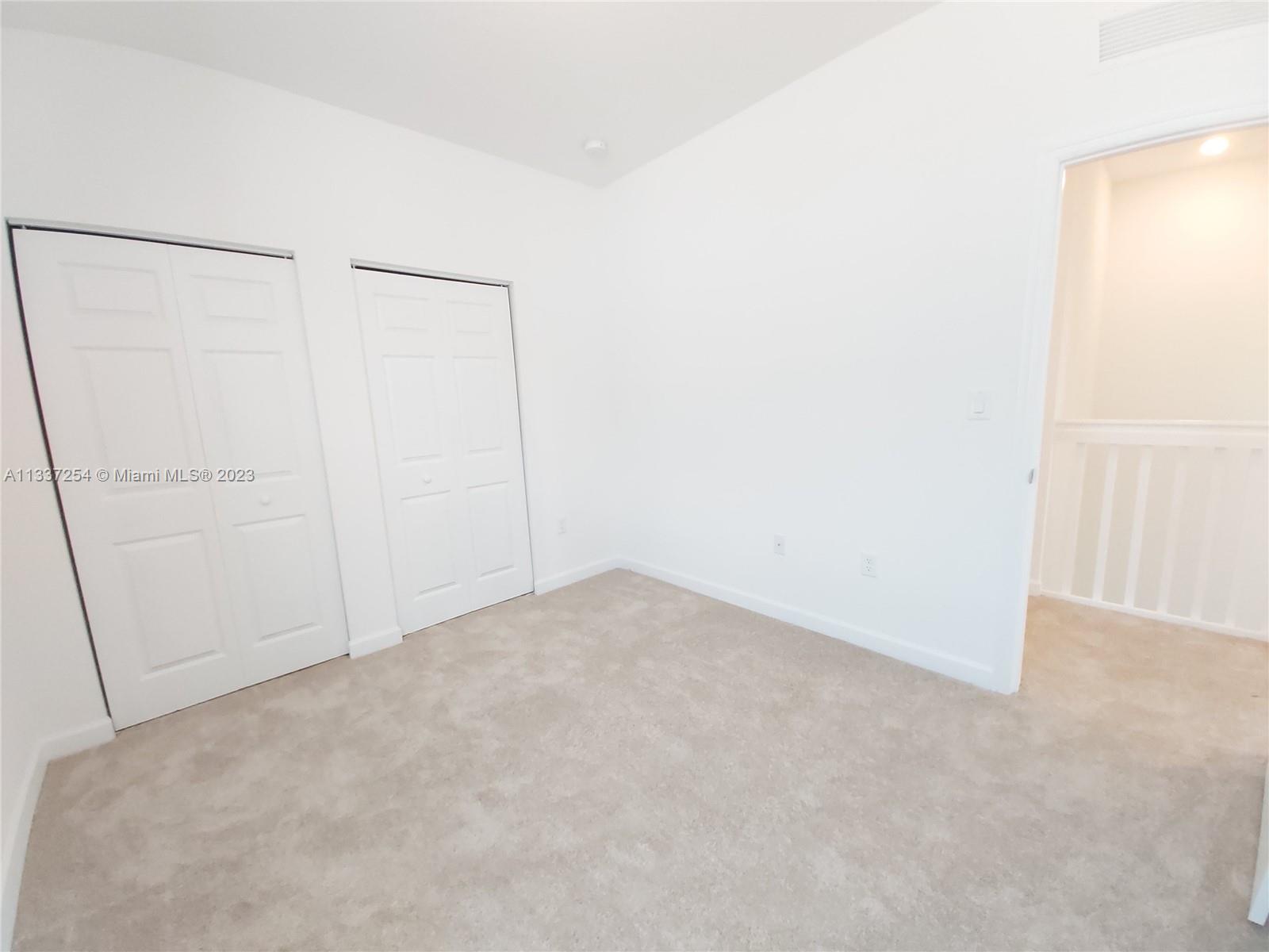 AQUABELLA NORTH - Residential Lease