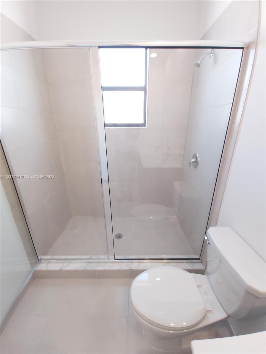 AQUABELLA NORTH - Residential Lease