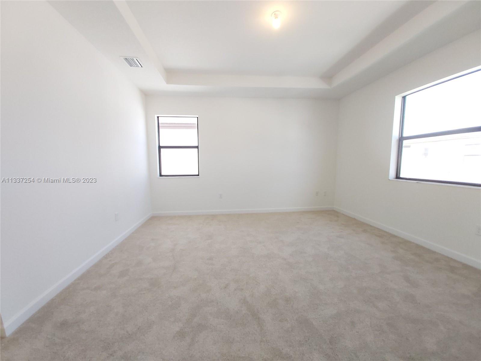 AQUABELLA NORTH - Residential Lease