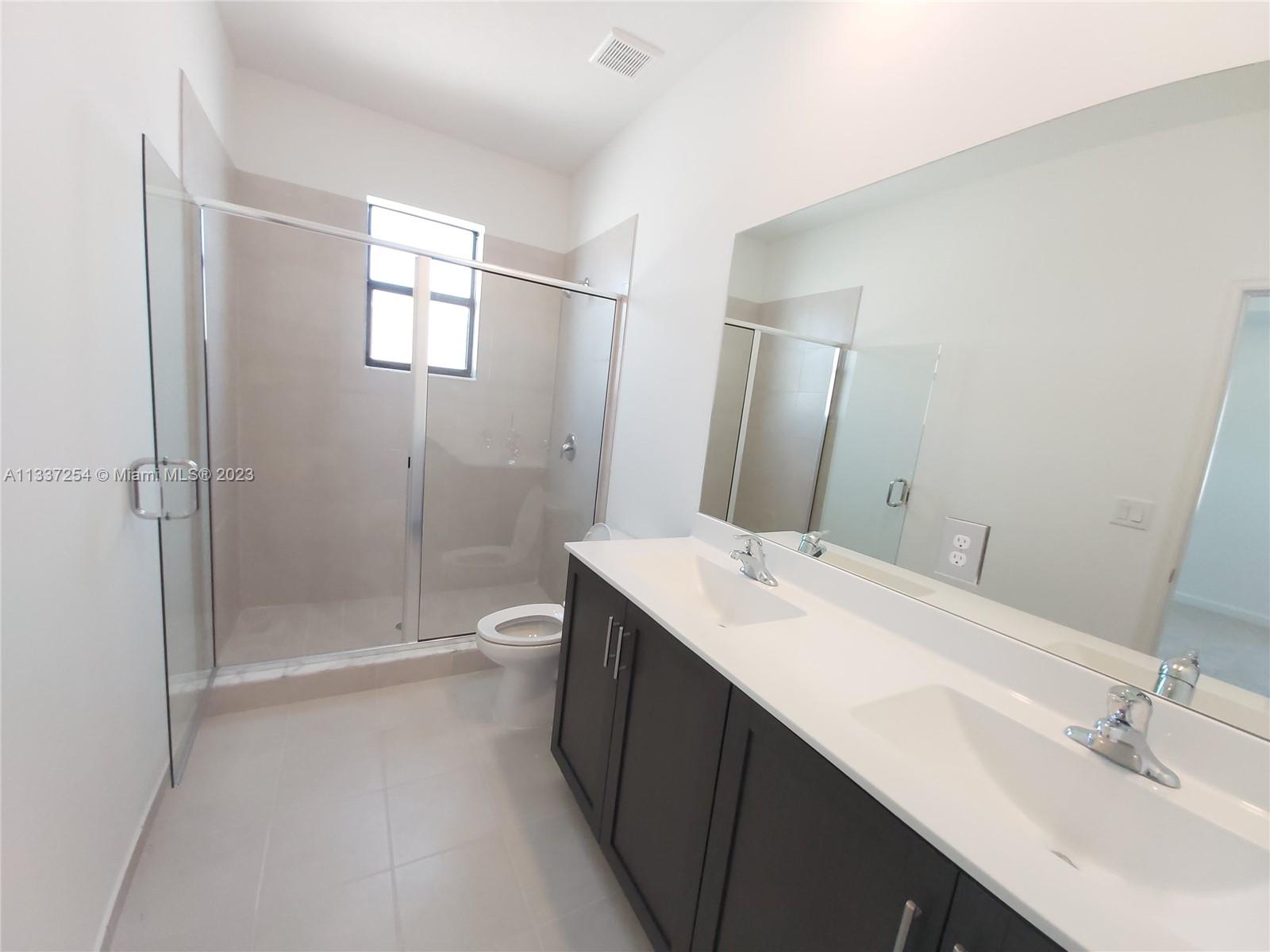 AQUABELLA NORTH - Residential Lease