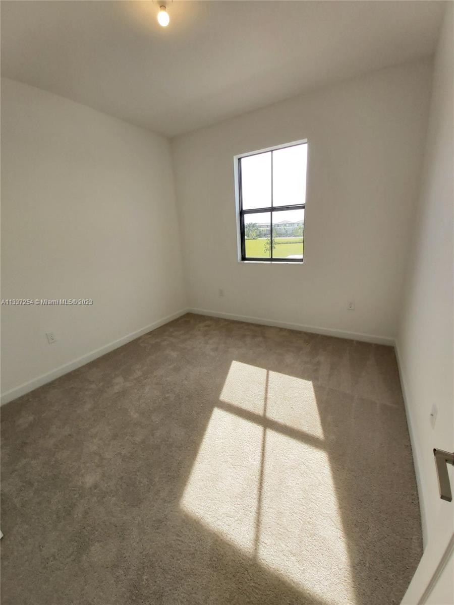 AQUABELLA NORTH - Residential Lease