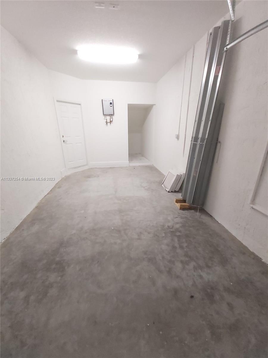 AQUABELLA NORTH - Residential Lease