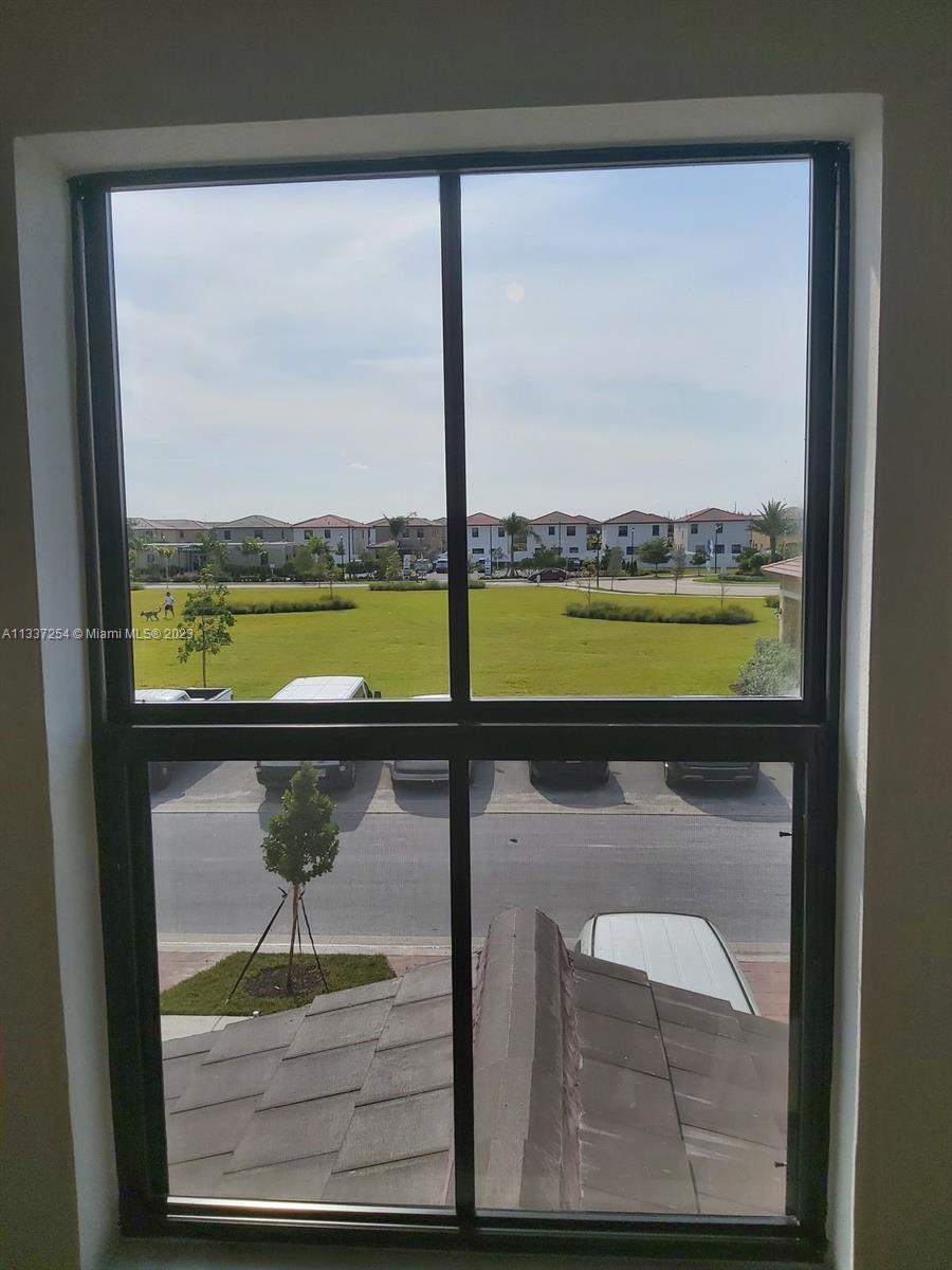 AQUABELLA NORTH - Residential Lease