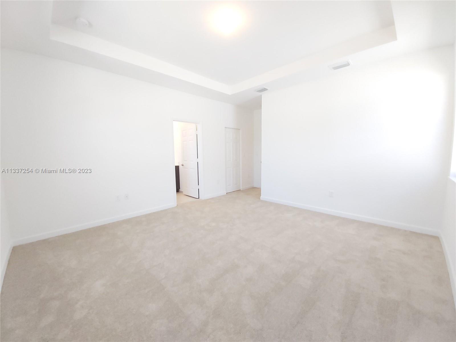 AQUABELLA NORTH - Residential Lease