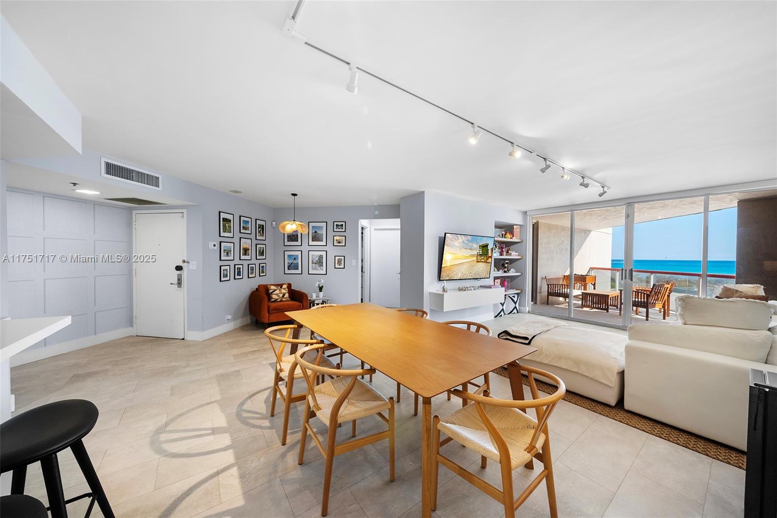 6767 Collins Ave 302