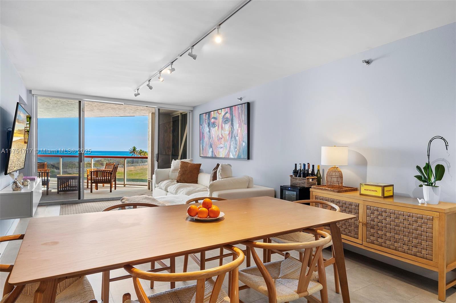 6767 Collins Ave 302