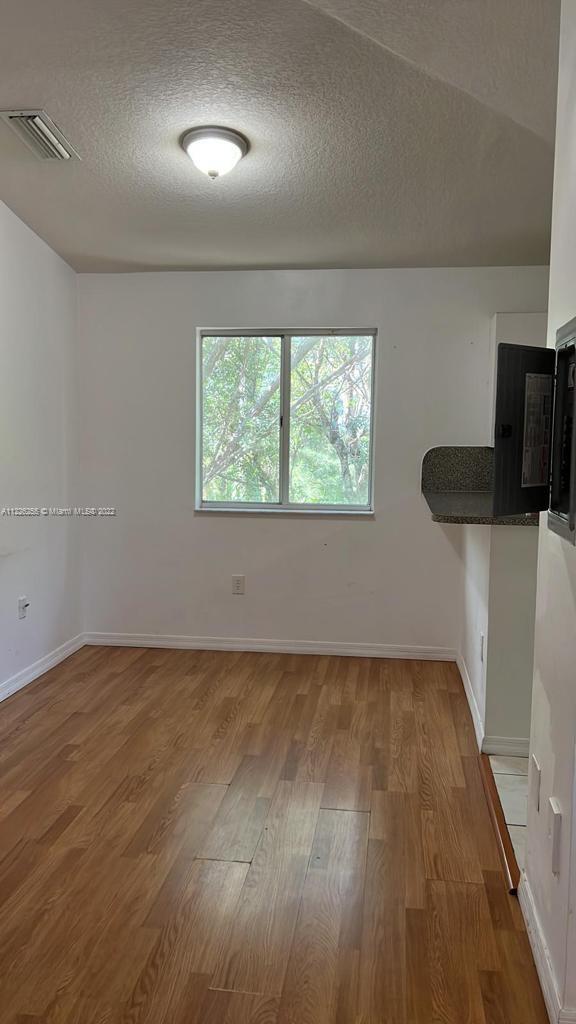 VENETIA GARDENS SOUTH CON - Residential Lease