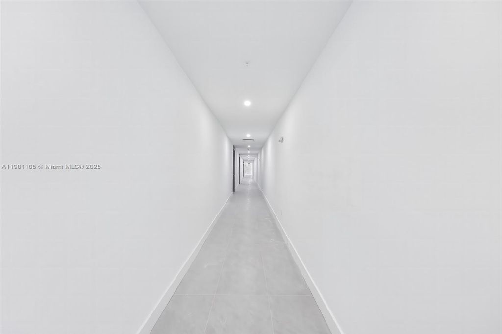 Photo of 504 NW 1st Ave, Hallandale Beach, FL 33009 (MLS # A11901105)