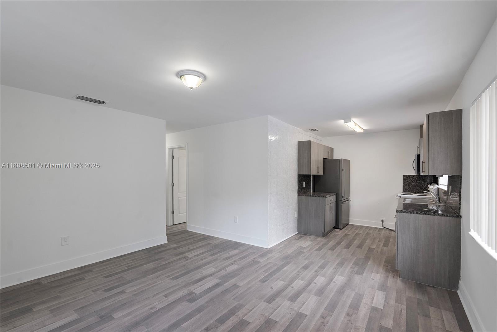 2325 NW 29th St 6