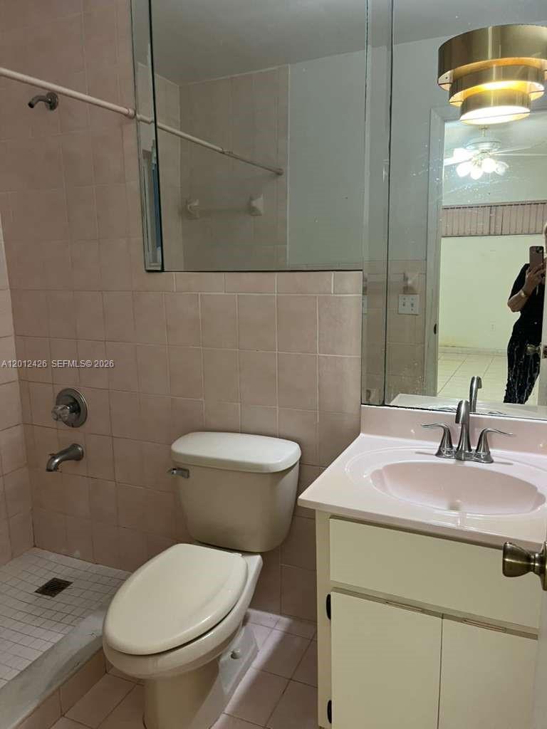 21ST CENTURY HOMES 4TH SE - Residential Lease
