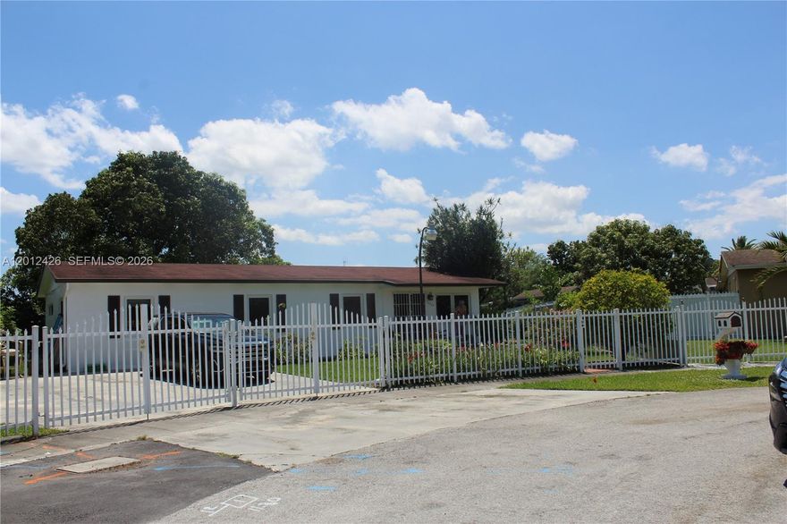 5/3 Single Family,cul da sac, Features Main house with 4 bedrooms & 2 full bathrooms. Granite countertops. Lovely landscaping,fruit trees mango etc,large yard. the litle house features 1 bedroom 1 bathroom, living area seperte from the main house. Nice neighbors, Move in June 1sr. Plenty of parking space