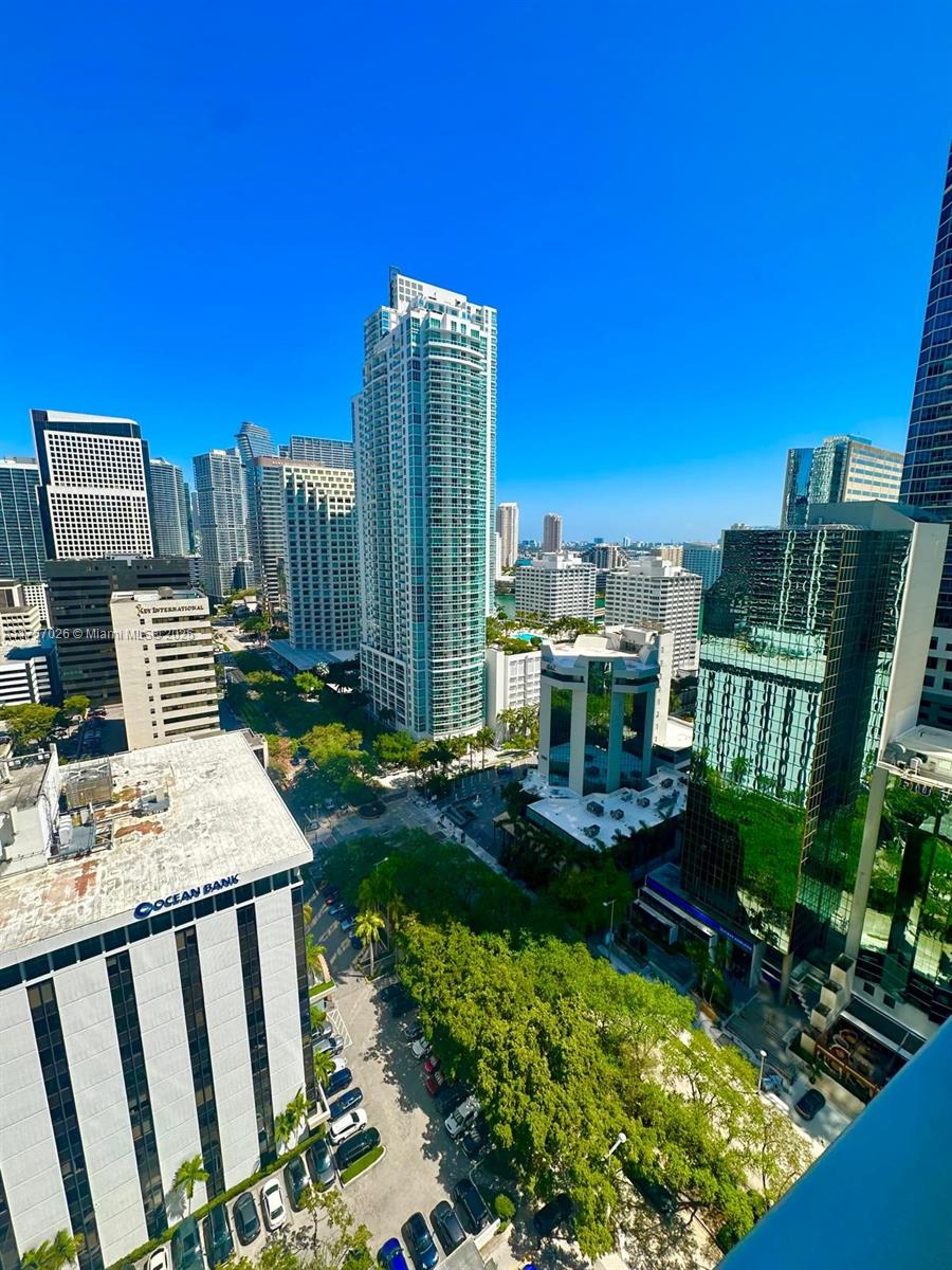 Luxury 2BD/2.5BA corner unit at 1060 Brickell! Spacious 1,368 sq ft with floor-to-ceiling windows and stunning city views. Modern Italian kitchen with stainless steel appliances. Master suite with spa-like bath, soaking tub & glass-enclosed shower. Amenities include pool, gym, golf simulator, wine lounge & more. Prime location near Brickell City Centre, dining & entertainment. Easy access to highways & transit. Don’t miss this opportunity. Available now.1st month and 1 month security deposit if signed a lease and move in by April 15th.