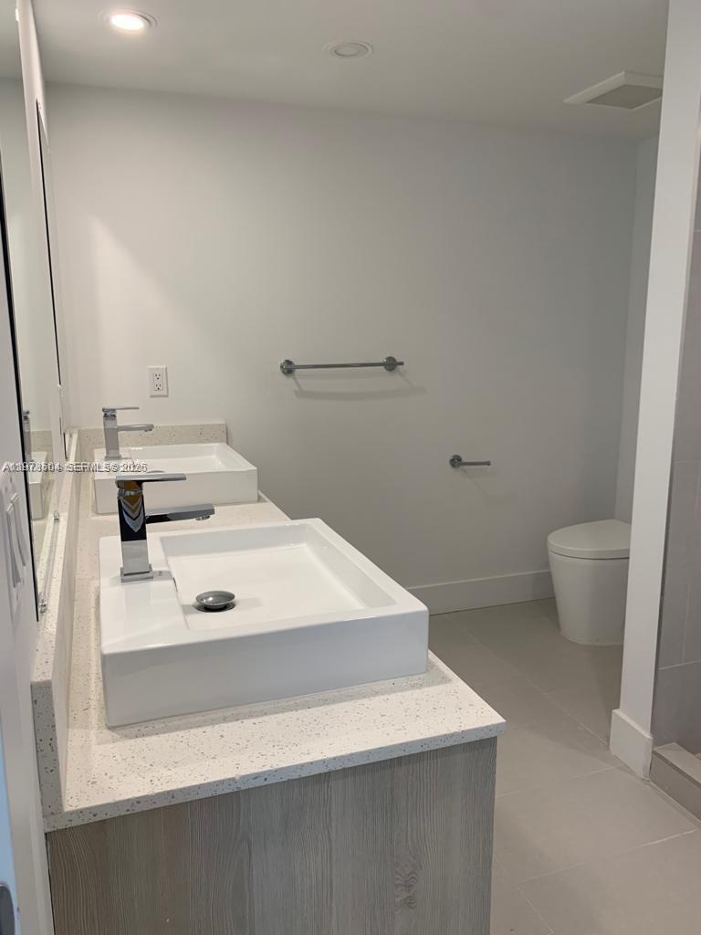 THE HIGHLANDS CONDO - Residential