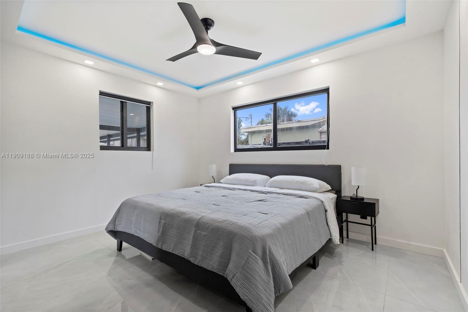 COUNTRY CLUB HOMES - Residential Lease