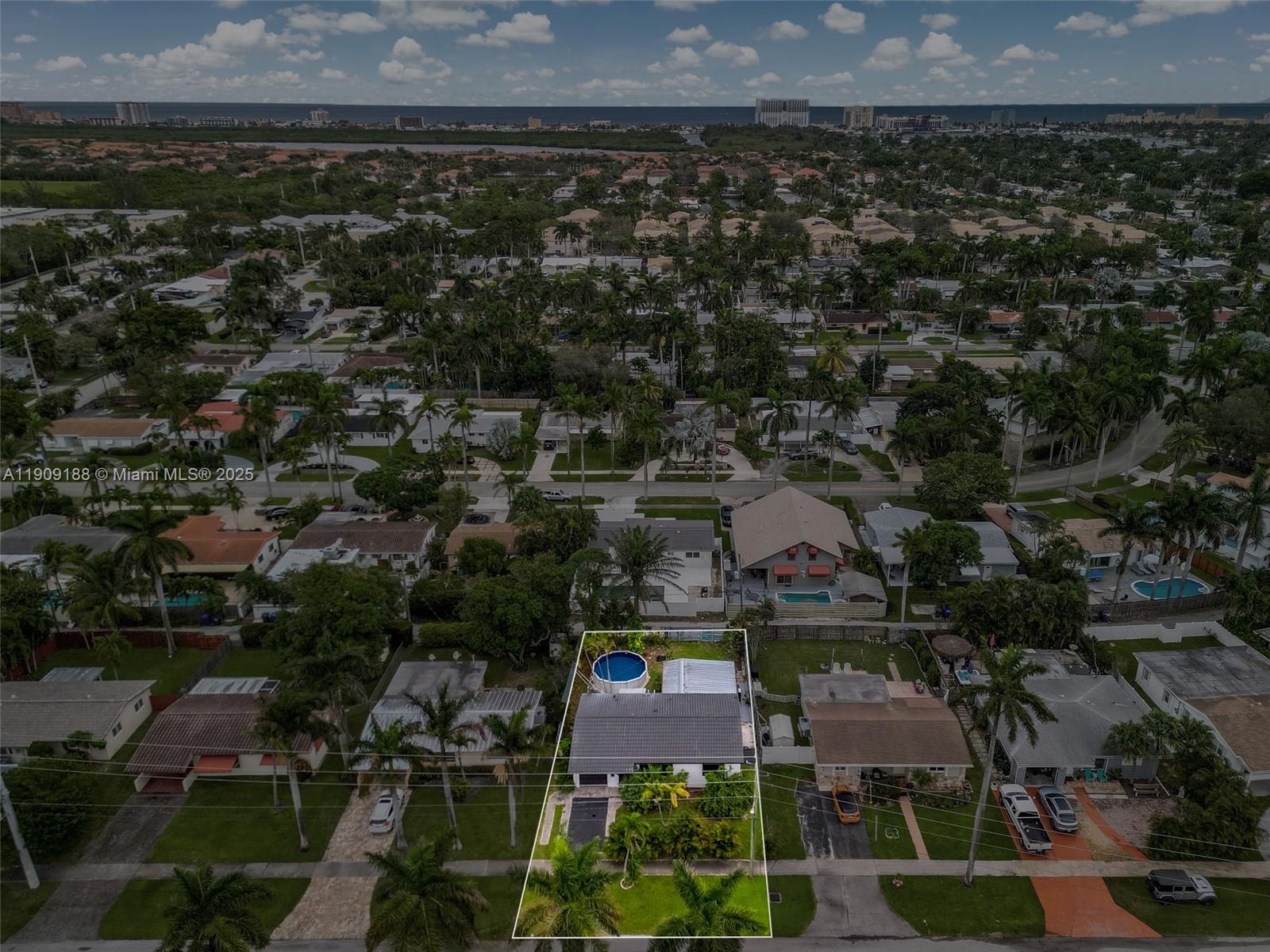 COUNTRY CLUB HOMES - Residential Lease