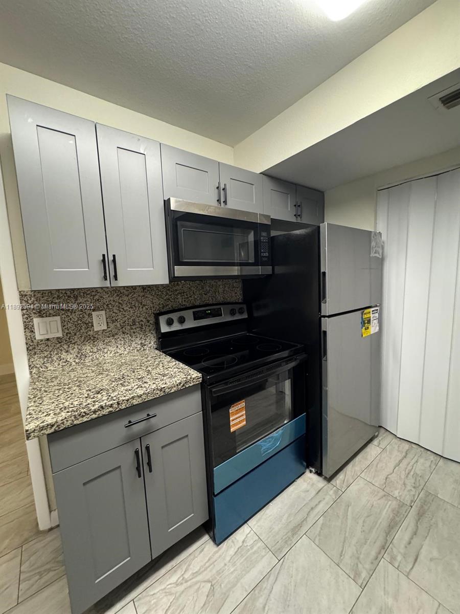 PRESERVE AT AVERY LAKES - Residential Lease