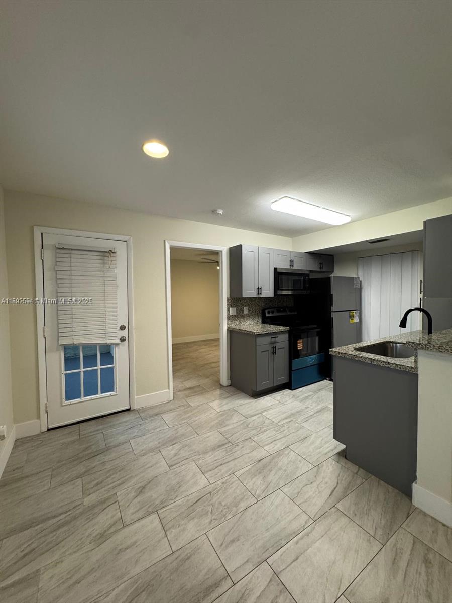 PRESERVE AT AVERY LAKES - Residential Lease