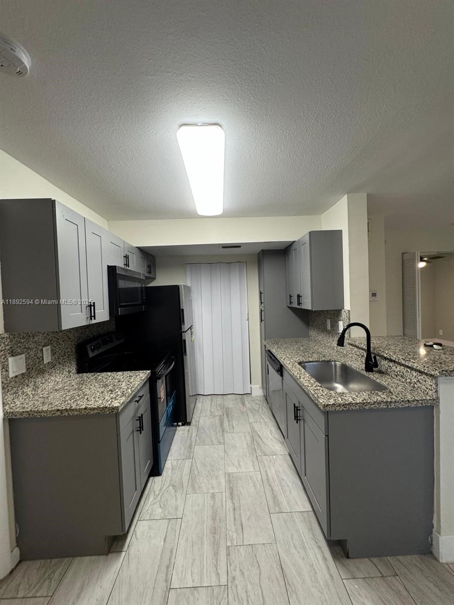 PRESERVE AT AVERY LAKES - Residential Lease