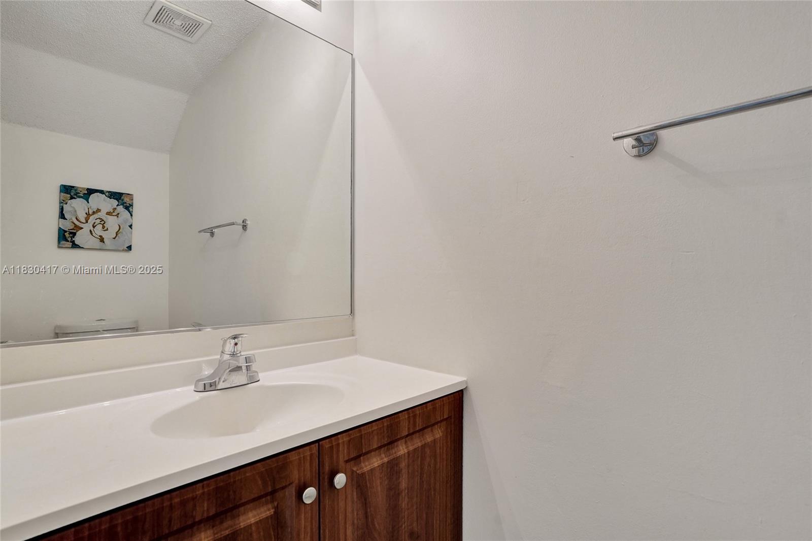 SECTORS 3 & 4 BOUNDARY PL - Residential Lease