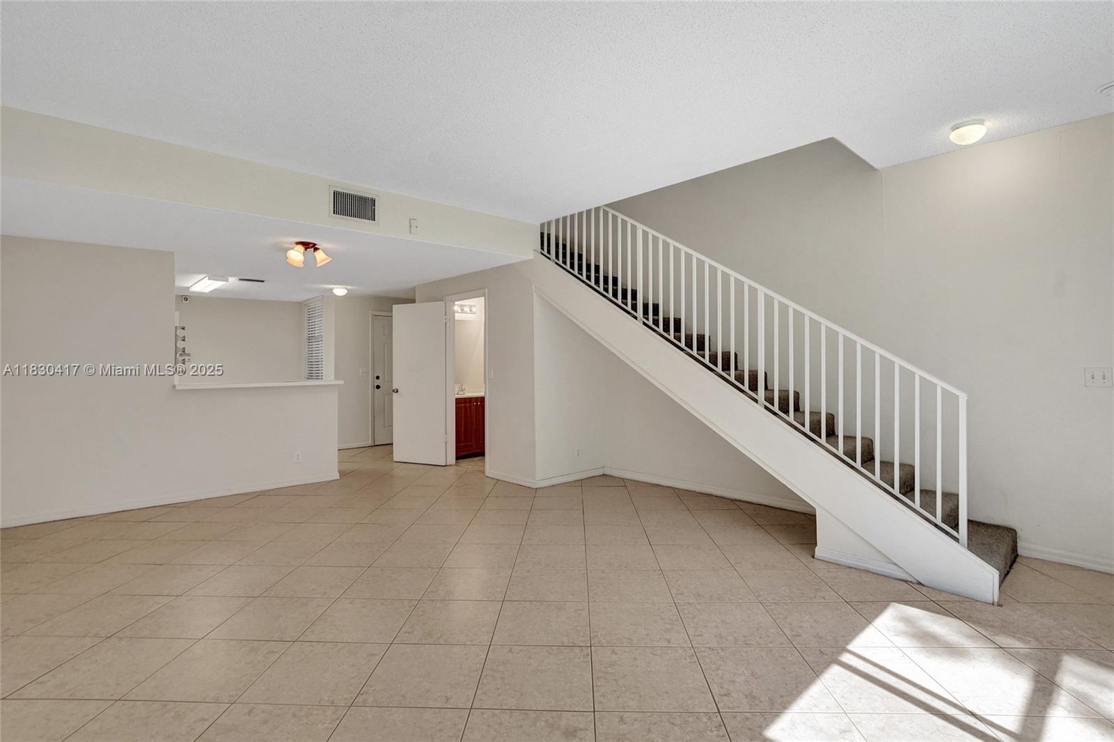 SECTORS 3 & 4 BOUNDARY PL - Residential Lease