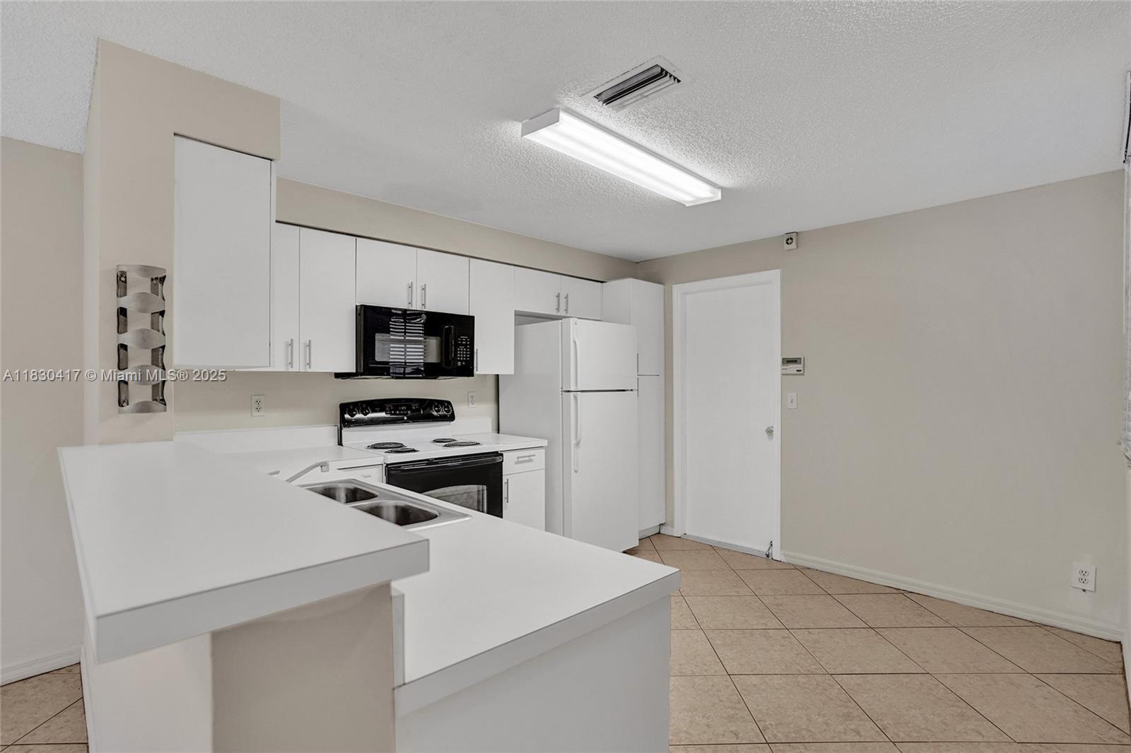 SECTORS 3 & 4 BOUNDARY PL - Residential Lease