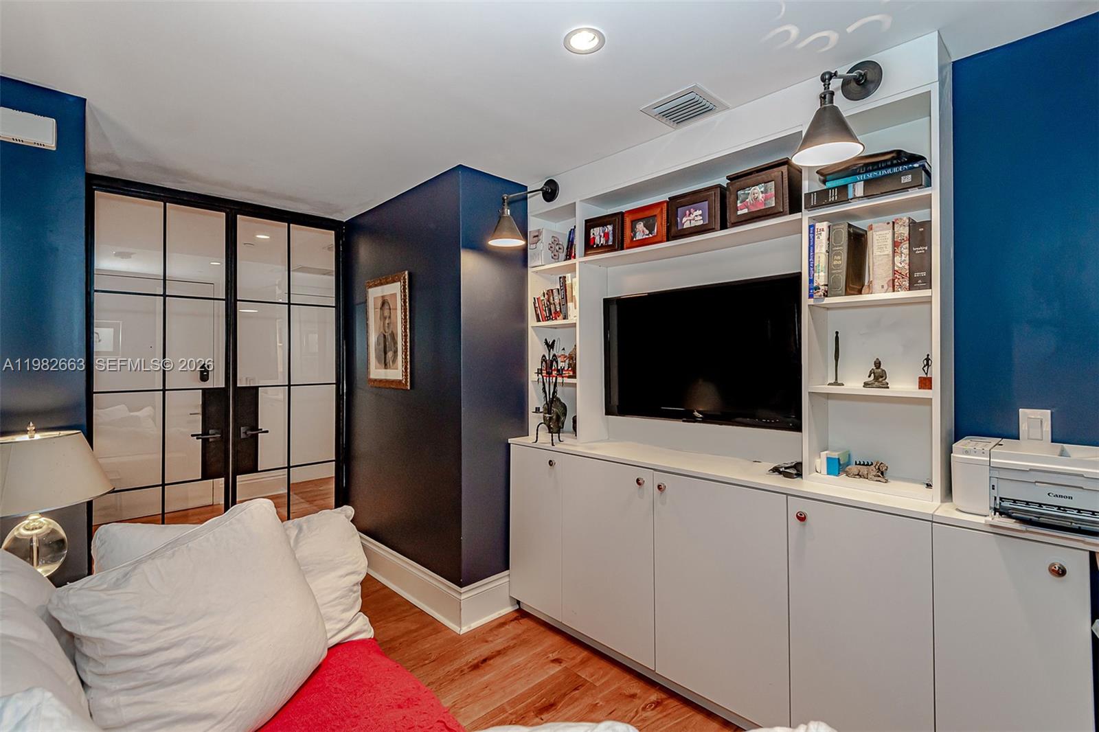 801 SMA RESIDENCES CONDO - Residential