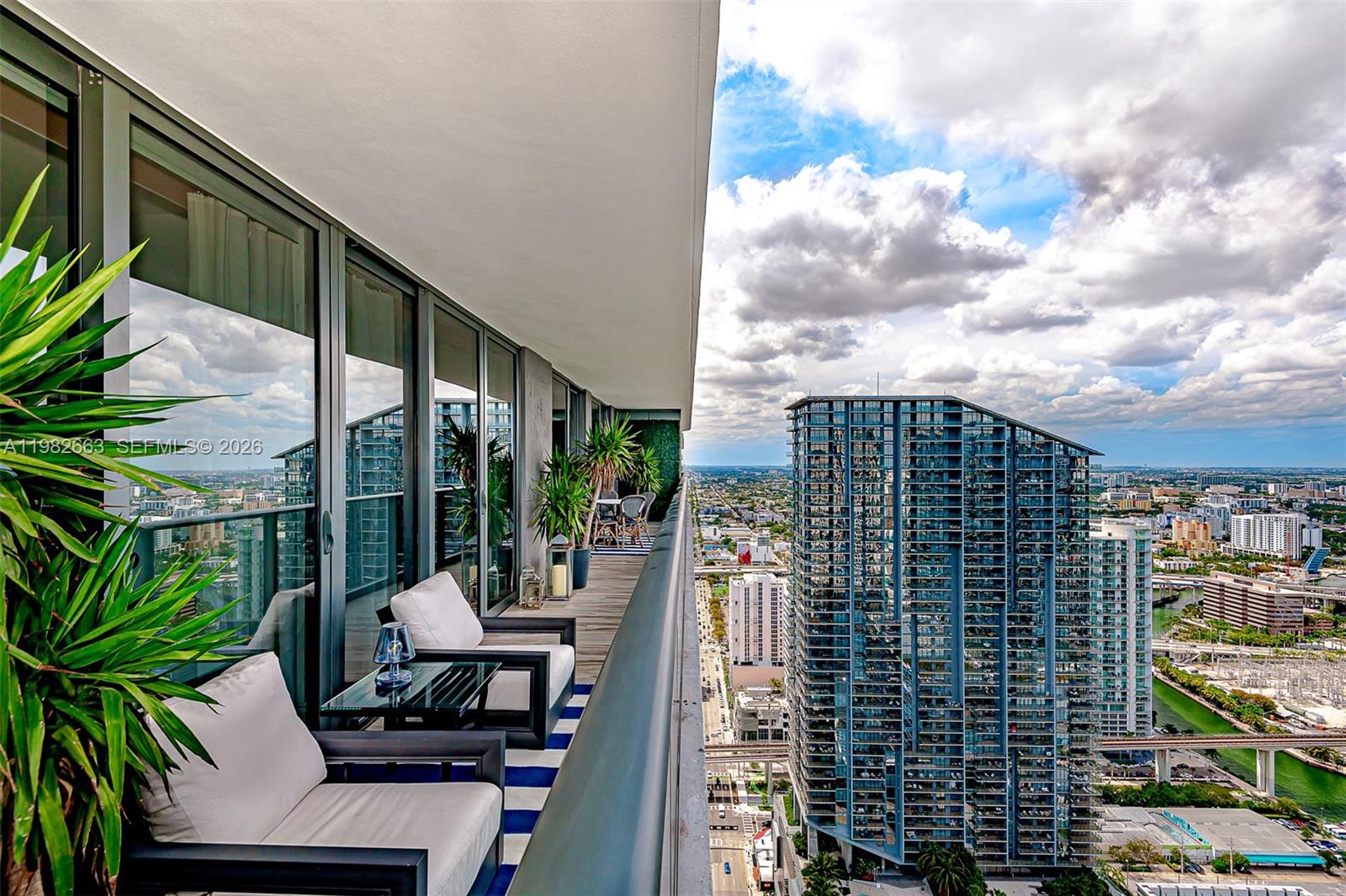 801 SMA RESIDENCES CONDO - Residential