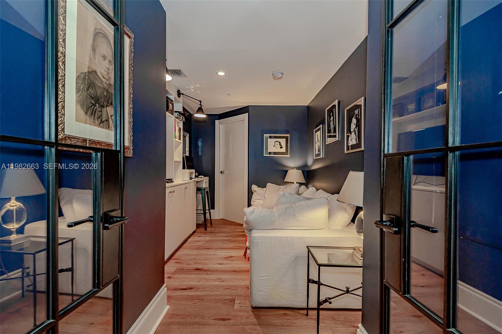 801 SMA RESIDENCES CONDO - Residential