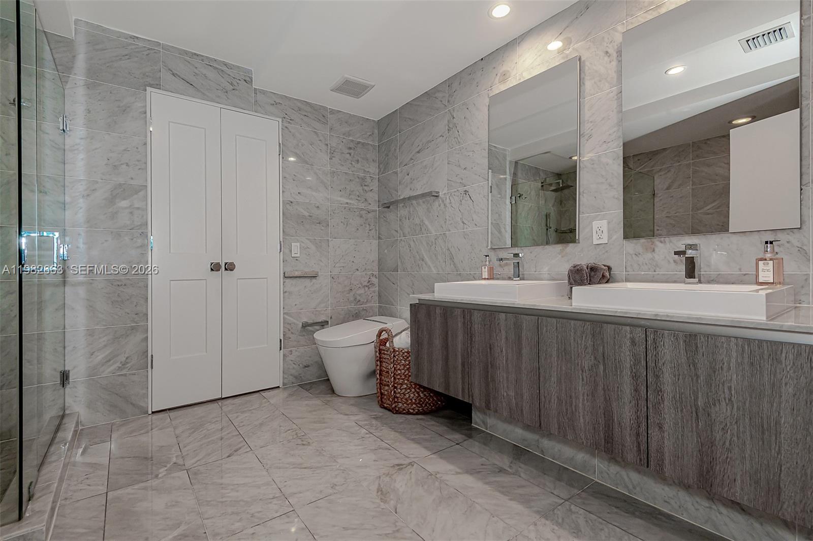 801 SMA RESIDENCES CONDO - Residential