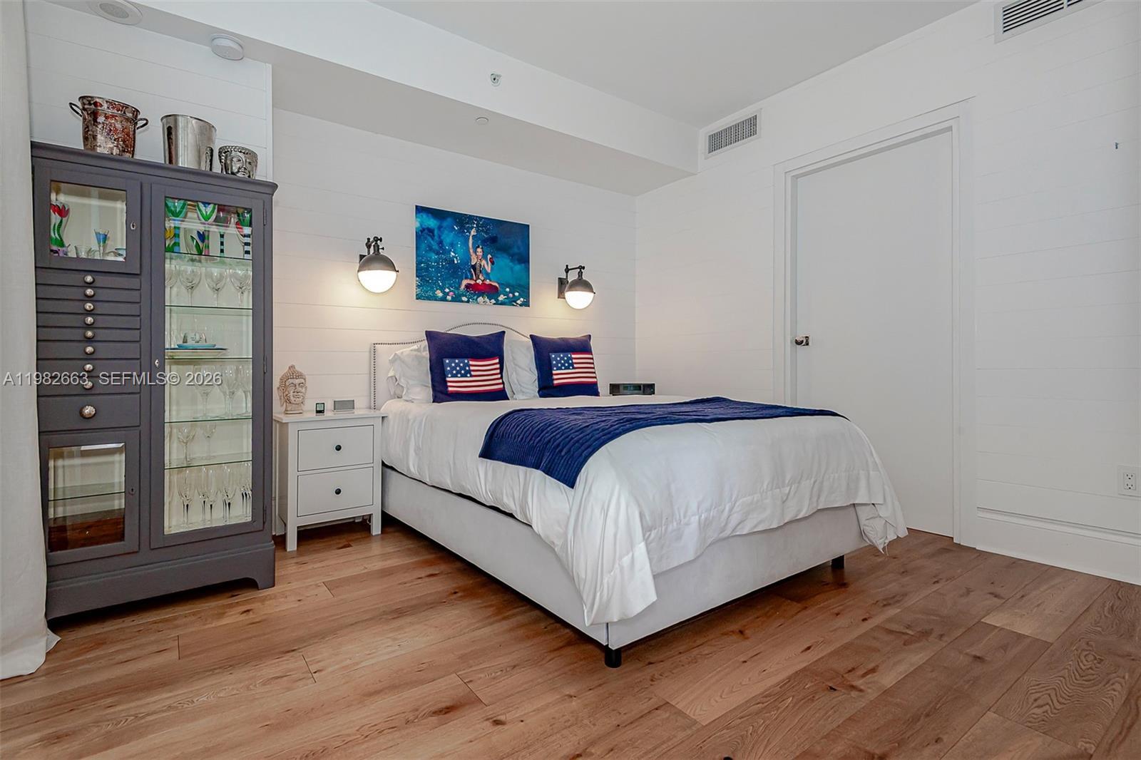 801 SMA RESIDENCES CONDO - Residential