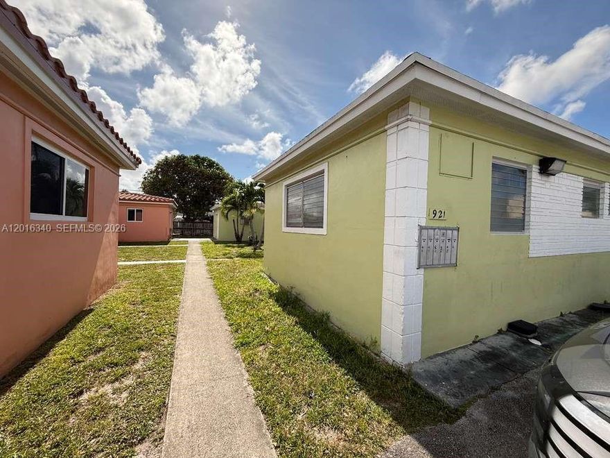 GREAT APARTMENT FOR RENT IN MIAMI,  1 BEDROOM 1 BATHROOM , RECENTLY PAINTED AND READY TO MOVE IN. FAST APPROVAL PLEASE PRESENT EMPLOYMENT INFORMATION , 2 MONTH TO MOVE IN ! SCHEDULE A SHOWING AND RENT IT TODAY!