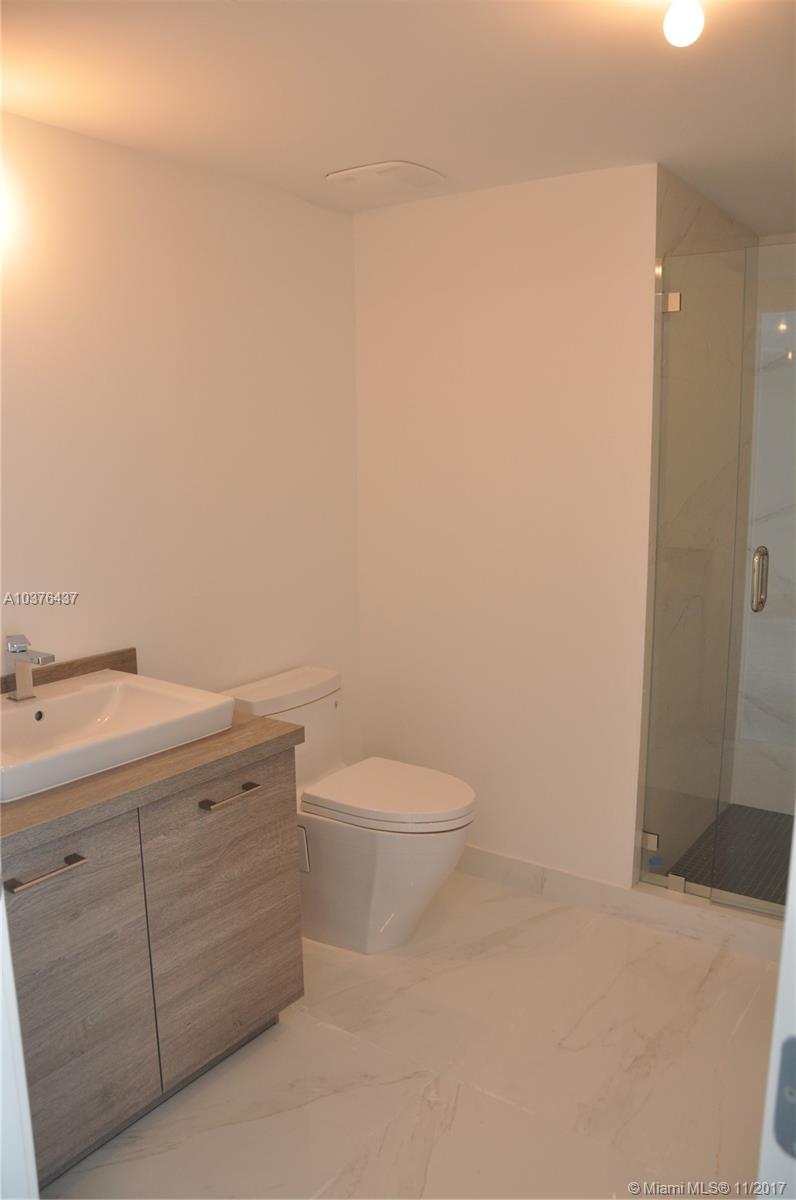 400 SUNNY ISLES DUPLEX - Residential Lease